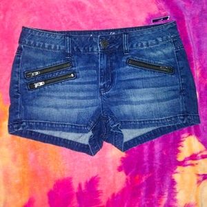 AE Zipper Embellished Shorts 8